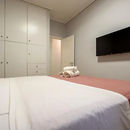 Spacious And Modern One Bedroom Apartment Athens Exterior photo