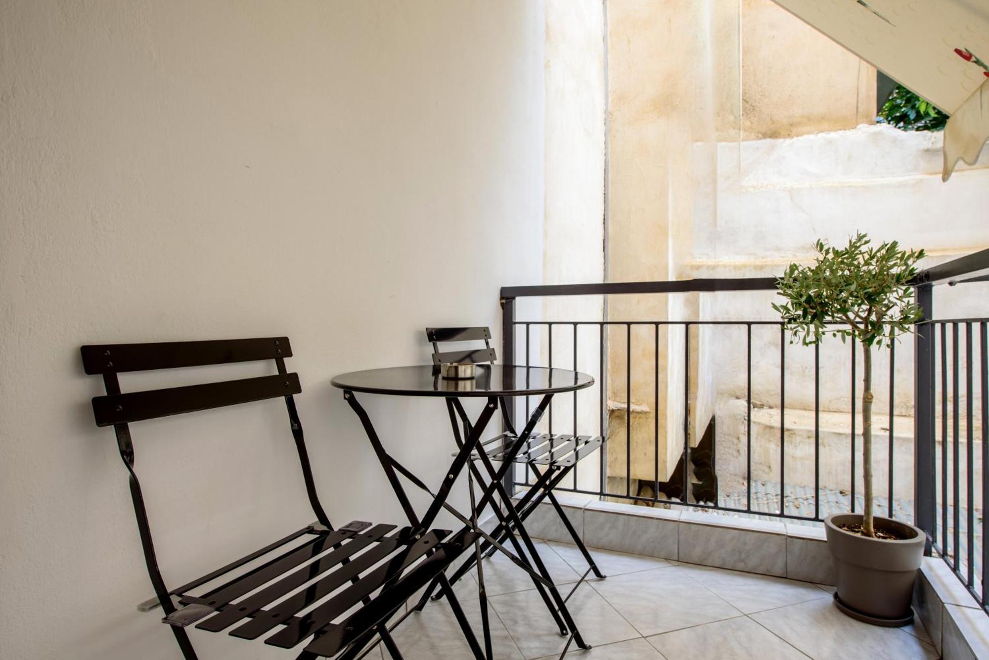 Apartment Spacious And Modern One Bedroom *