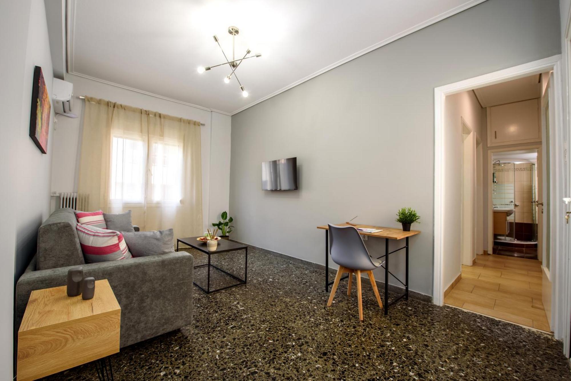 Spacious And Modern One Bedroom Athens