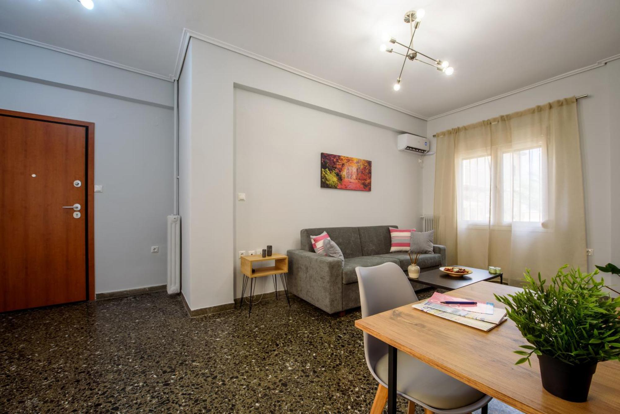 Spacious And Modern One Bedroom Apartment Athens